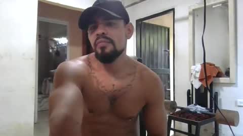 Snapshot of thonybeiio chatting on November 19, 7:47 pm thonybeiio online show from November 19, 7:47 pm