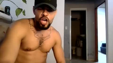 Snapshot of thonybeiio chatting on January 18, 11:30 pm thonybeiio online show from January 18, 11:30 pm