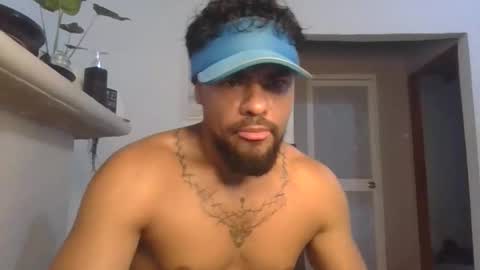 Snapshot of thonybeiio chatting on February 15, 5:20 pm thonybeiio online show from February 15, 5:20 pm