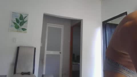 Snapshot of thonybeiio chatting on March 1, 6:10 pm thonybeiio online show from March 1, 6:10 pm