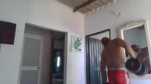 Snapshot of thonybeiio chatting on April 2, 7:44 pm thonybeiio online show from April 2, 7:44 pm