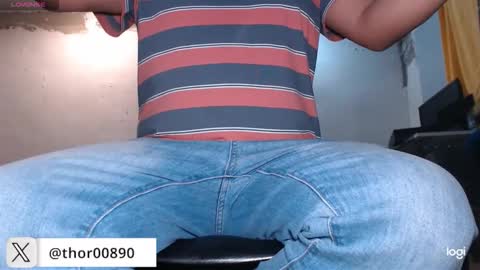 thor0200 online show from November 25, 3:28 am