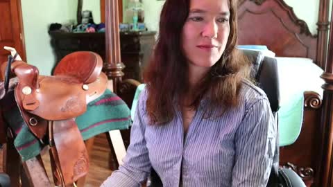 ThornburyRose online show from April 6, 5:47 pm