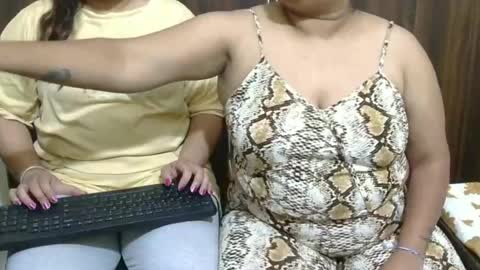 Snapshot of threesome_indian chatting on July 12, 3:19 am kabir 32 guy khushi 31 wife kavya 23 sexy frnd online show from July 12, 3:19 am