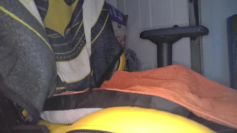 Snapshot of throatmybigcock95 chatting on April 5, 5:59 am throatmybigcock95 online show from April 5, 5:59 am