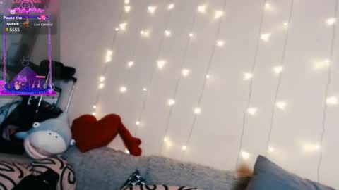 Snapshot of tia_meow chatting on March 2, 4:03 pm tiameow online show from March 2, 4:03 pm