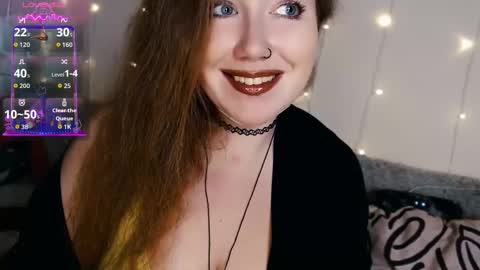 Snapshot of tia_meow chatting on March 23, 5:17 pm tiameow online show from March 23, 5:17 pm