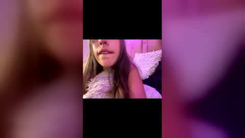 tiara19cute online show from May 10, 6:57 pm