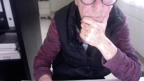 tiburzio online show from December 3, 2:05 pm