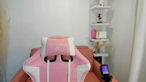 Snapshot of tifanyrose1 chatting on April 28, 3:00 am Tiffany online show from April 28, 3:00 am