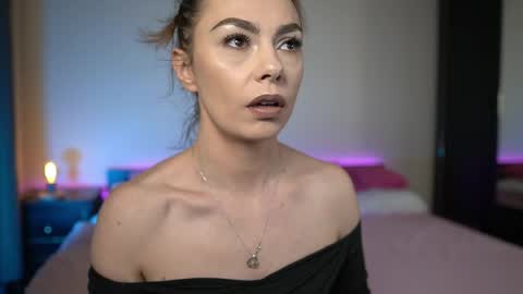 Tiffany online show from April 4, 8:28 pm