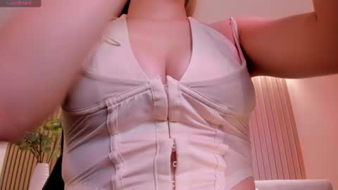 Snapshot of tiffannysins chatting on July 8, 5:12 am Tiffanny Sins online show from July 8, 5:12 am
