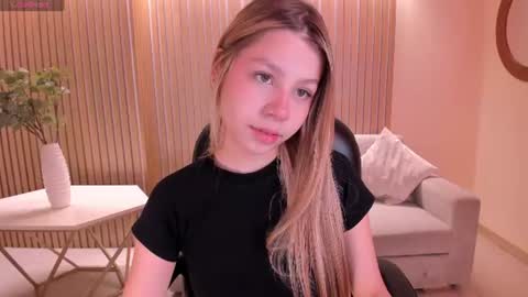 Snapshot of tiffannysins chatting on July 9, 4:27 am Tiffanny Sins online show from July 9, 4:27 am