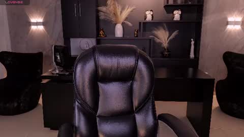 Snapshot of tiffannysins chatting on July 11, 5:59 pm Tiffanny Sins online show from July 11, 5:59 pm