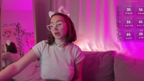 tiffany_robinson online show from April 19, 3:17 am