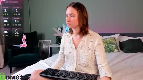 Snapshot of tiffany_roy chatting on January 21, 6:00 am tiffany_roy online show from January 21, 6:00 am
