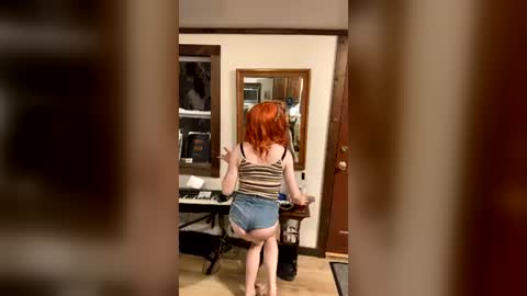 tiffanycase384727 online show from July 30, 1:26 am