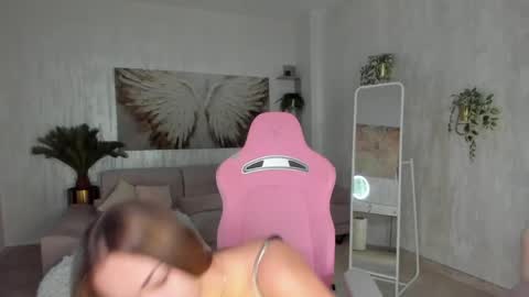 Tiffany Houston online show from May 23, 5:56 am