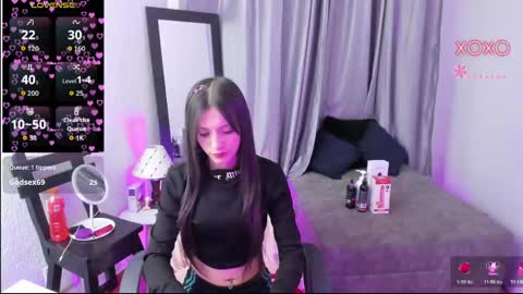 tiinajonus_ online show from May 26, 4:30 am