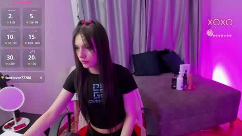 Snapshot of tiinajonus_ chatting on July 18, 4:49 am tiinajonus_ online show from July 18, 4:49 am
