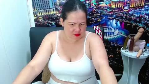 Tila online show from April 12, 1:32 am