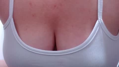 Snapshot of tila_nastyy chatting on June 23, 1:47 am Tila online show from June 23, 1:47 am