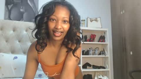 Snapshot of tilly_ebony chatting on June 13, 1:20 pm Tilly online show from June 13, 1:20 pm