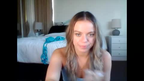 Tily Love online show from April 30, 6:42 am
