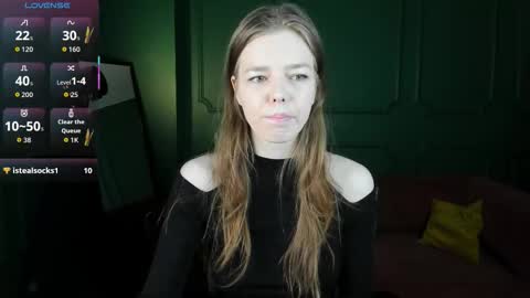 tina_tayllor__ online show from March 8, 8:34 pm