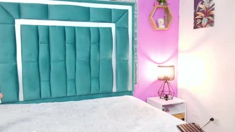 Snapshot of tinajones20 chatting on May 23, 1:15 pm Tina online show from May 23, 1:15 pm