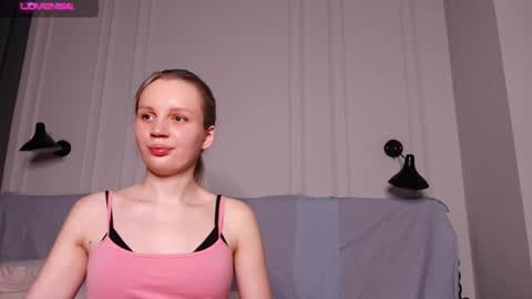 tinasiner online show from February 10, 5:19 pm