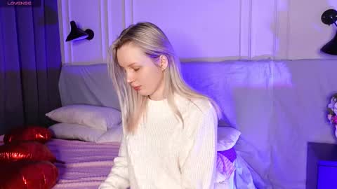 tinasiner online show from February 12, 1:37 pm