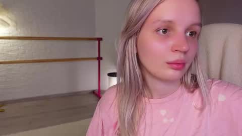 tinasiner online show from September 15, 3:34 pm