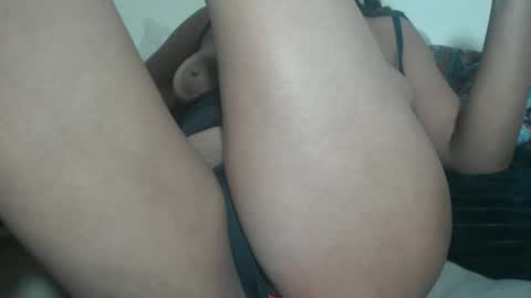 Snapshot of tinaxxxpetite chatting on February 21, 10:11 pm Tina online show from February 21, 10:11 pm