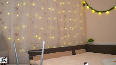 Snapshot of tiny_miracle chatting on December 22, 6:15 pm Lyssa online show from December 22, 6:15 pm