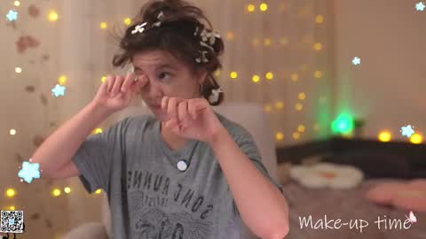 Snapshot of tiny_miracle chatting on February 19, 1:50 pm Lyssa online show from February 19, 1:50 pm