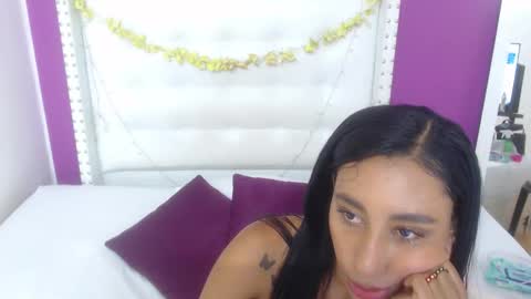 Snapshot of tiny_sarah1 chatting on October 27, 11:52 pm tiny_sarah1 online show from October 27, 11:52 pm