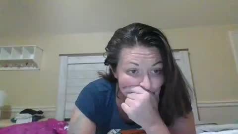 tinyassbossymilf online show from January 18, 5:22 am