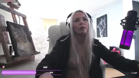 stage Kylie Sinner  brand CLITBAIT online show from February 22, 12:36 pm