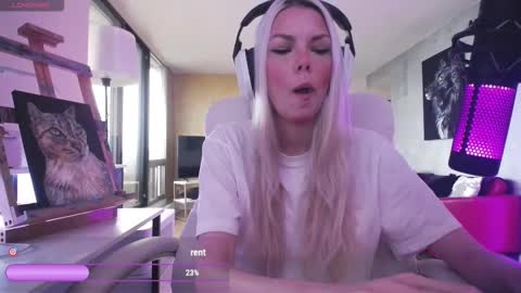 stage Kylie Sinner  brand CLITBAIT online show from March 16, 8:35 pm