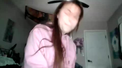 tinytittiexx online show from April 23, 6:32 pm