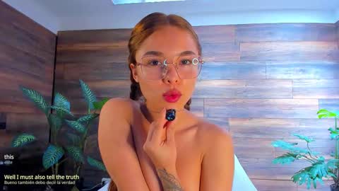 Instagram  tinyw0nder online show from February 27, 5:24 pm