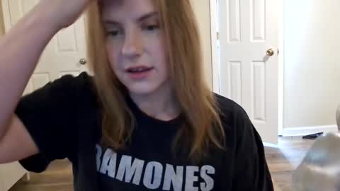 tinywithtiddies online show from January 16, 3:43 am