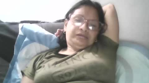 Ester online show from June 9, 3:56 pm