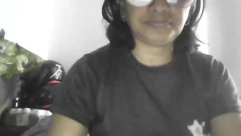 Ester online show from June 11, 3:32 pm