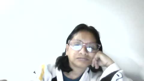 Ester online show from August 6, 9:55 am