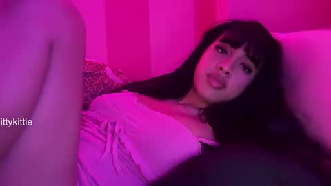 HOTTIE4U online show from March 18, 4:26 am