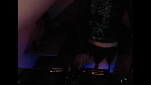 tobi676 online show from May 17, 2:42 am