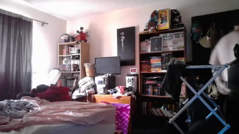 Toede online show from September 25, 5:49 pm