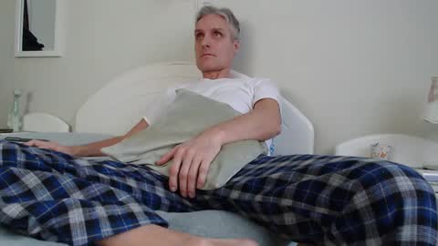 Daniel Bisexual uncut 20cm online show from February 8, 2:27 pm